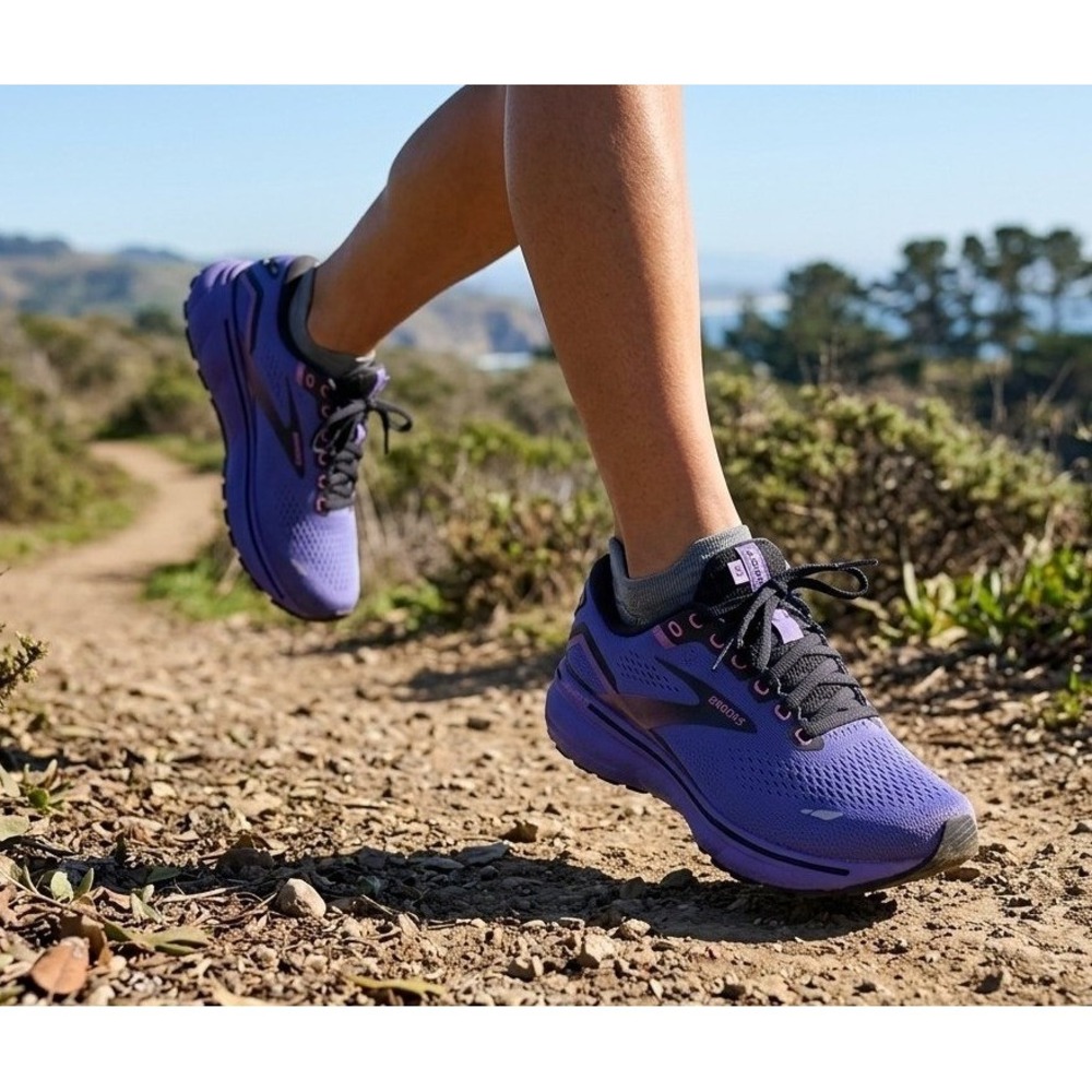 Brooks Ghost 15 Women 7.5 B Purple Black Running Shoes Trail Sneakers